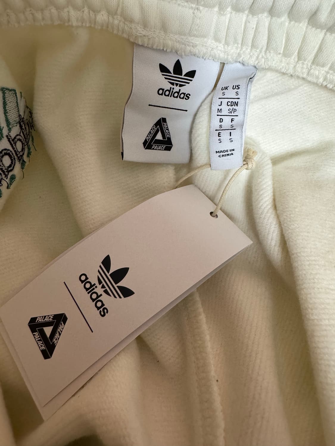 팔라스 x 아디다스 이큅먼트 팬츠 미친 가격에 판매합니다! 상품이미지7