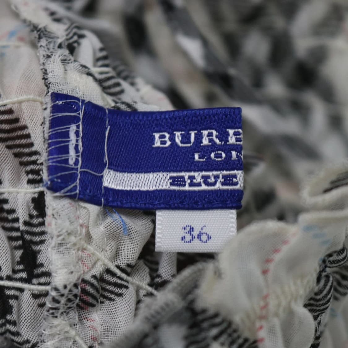 버버리 블루 라벨 스모크 밴딩 슬리브리스 66333 상품이미지8