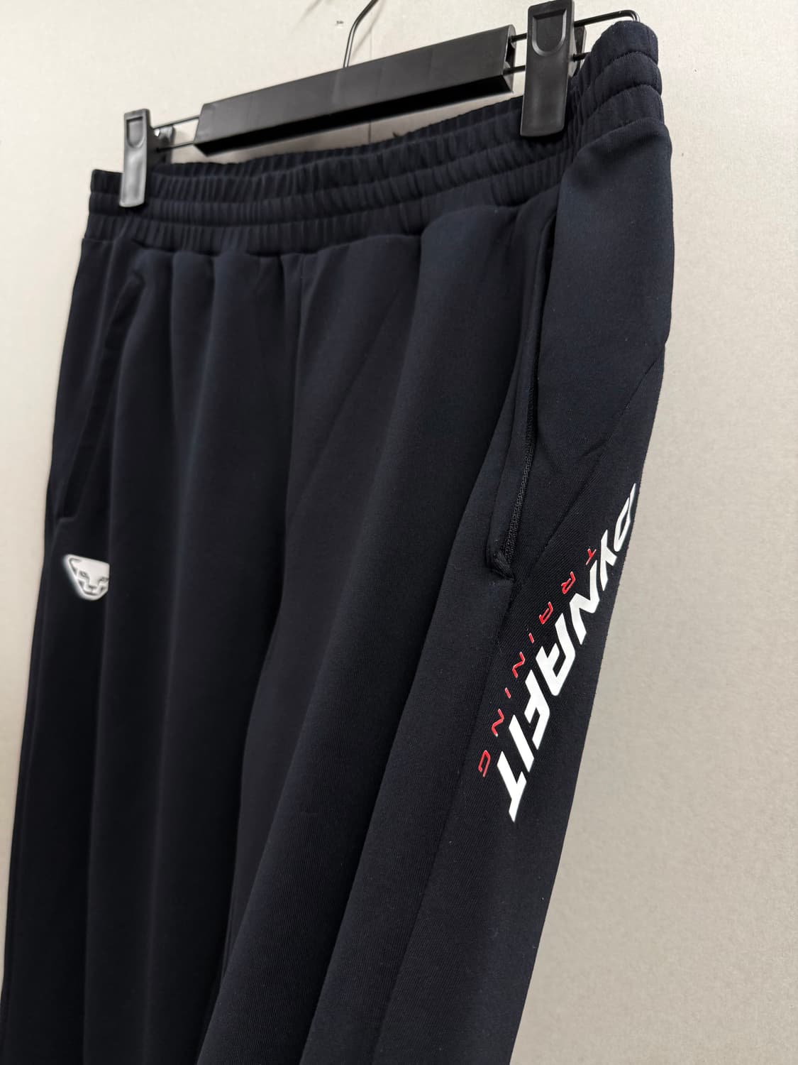 여성 75 M / 다이나핏 트레이닝 팬츠 블랙 상품이미지4