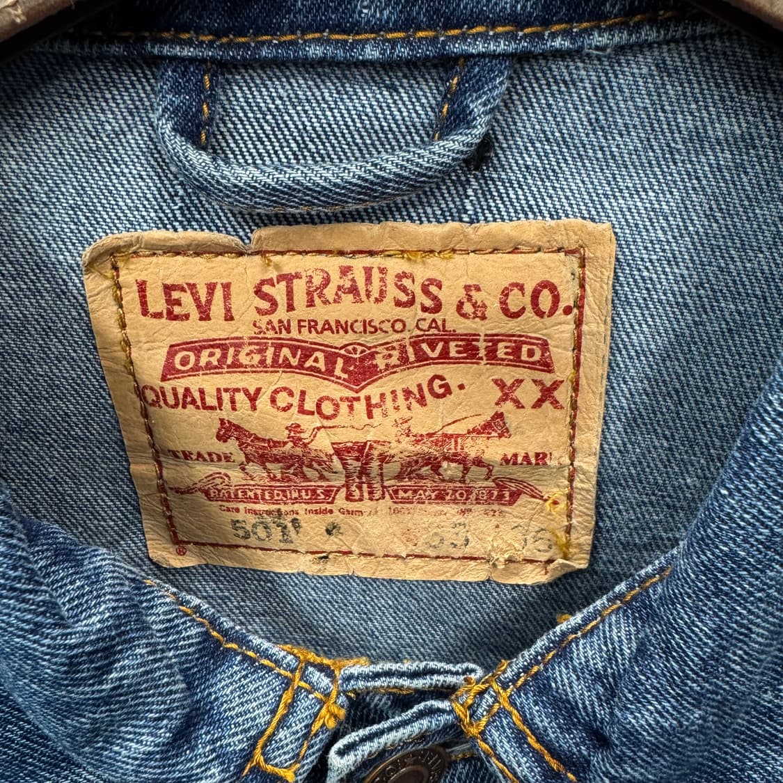 리바이스 데님 트러커 자켓 전면 투포켓 포인트 진청 상품이미지6