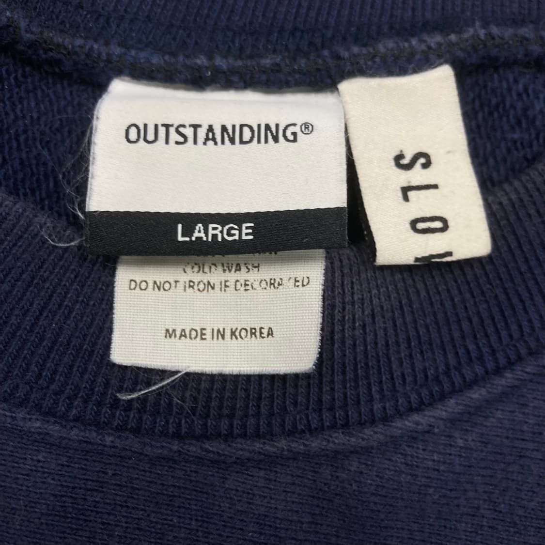 아웃스탠딩 네이비 컬러 프린팅 빅로고 맨투맨 상품이미지3