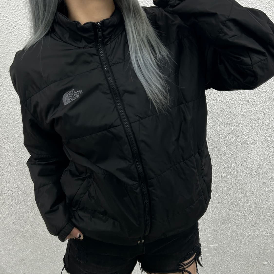 노스페이스 차콜로고 블랙 경량패딩 95 상품이미지2