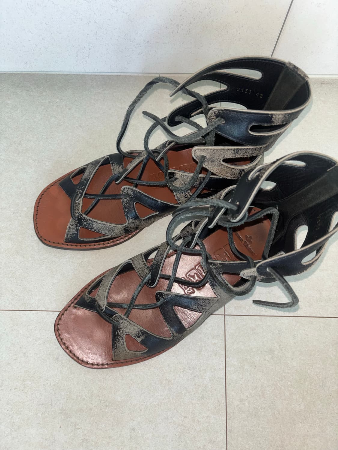 비비안웨스트우드 스트랩 샌들 상품이미지1