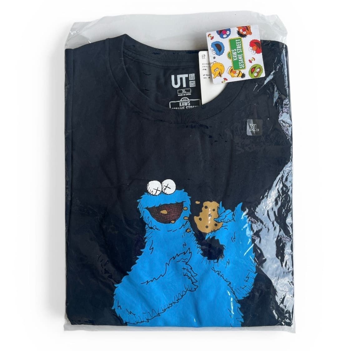Uniqlo x Kaws x Sesame Street 쿠키몬스터 XL 상품이미지3