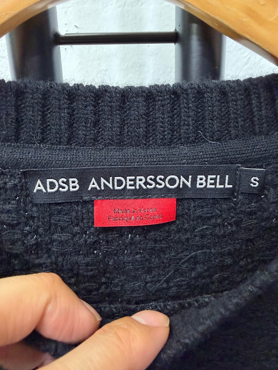 정품) 앤더슨벨 24ss 여성 블랙 데미지 니트 S 상품이미지6