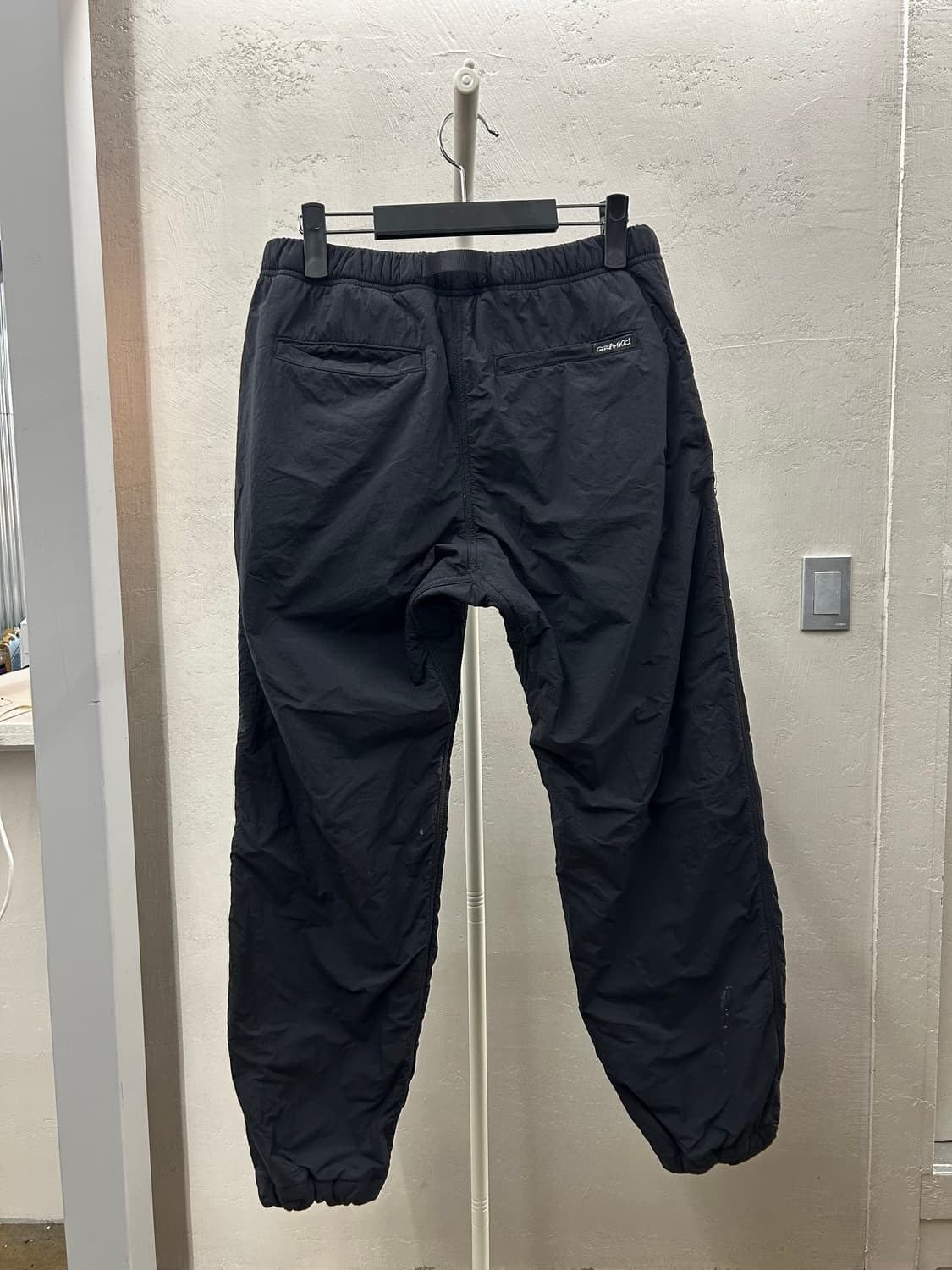 그라미치(GRAMICCI)블랙 벨트 팬츠 상품이미지3