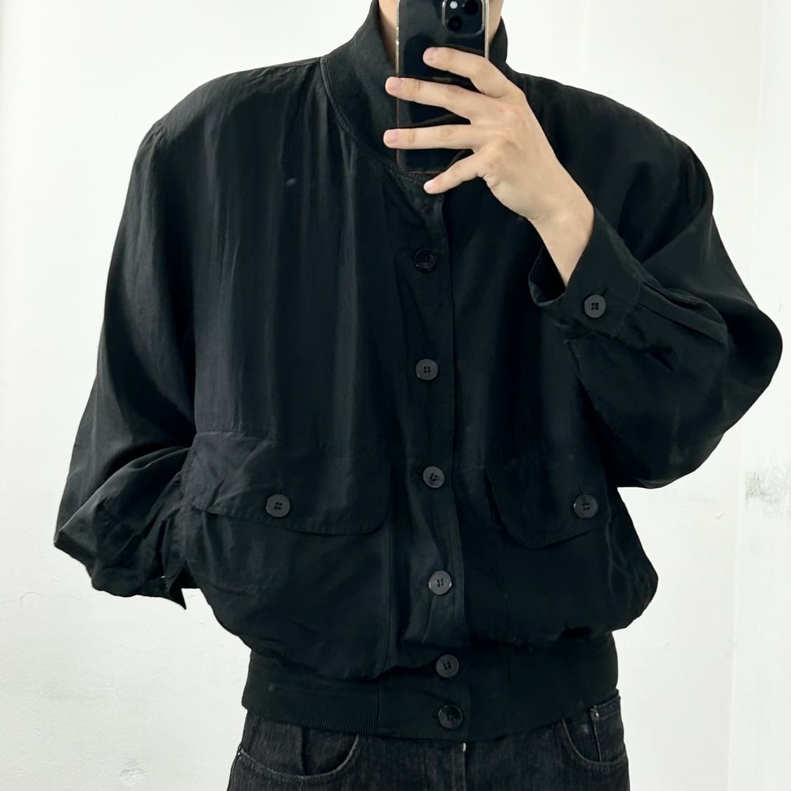 하이넥 블랙 실크 봄버 자켓 상품이미지1