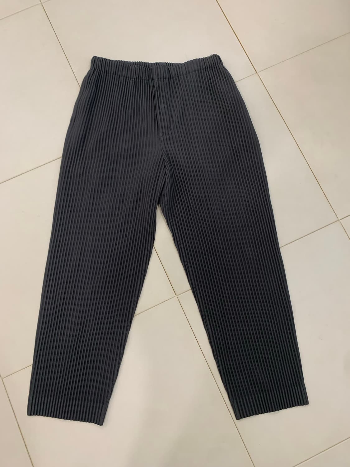 옴므플리세 국내 매장판 팬츠 3 차콜그레이 루즈 스트레이트핏 상품이미지1