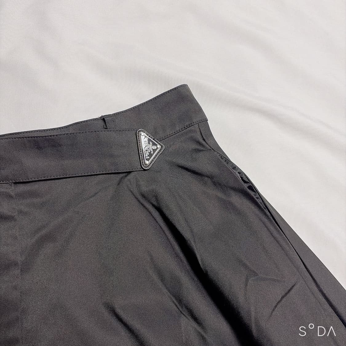 프라다 삼각로고 플레어 스커트 42 상품이미지4