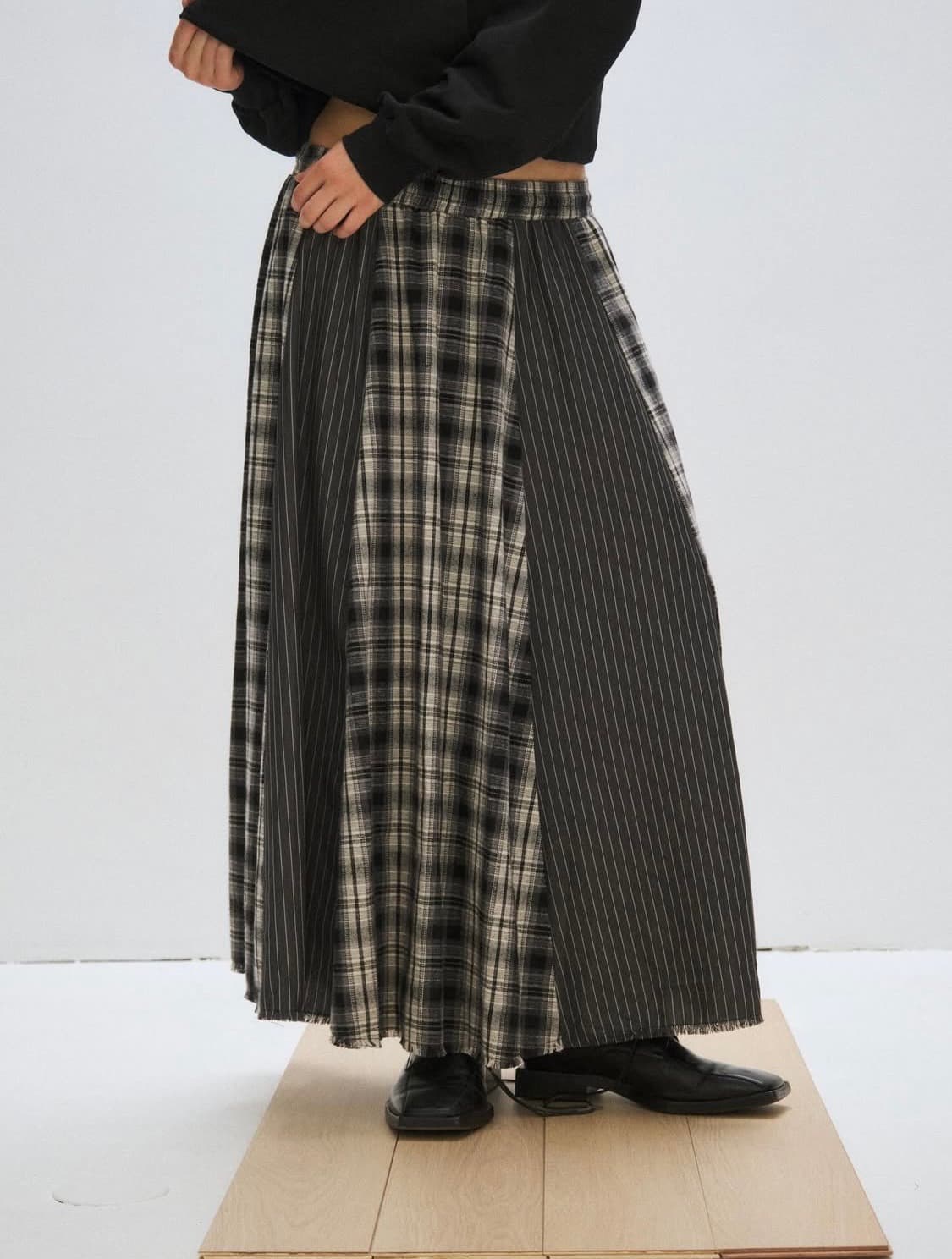 플리즈프로젝트 오버 체크 맥시 스커트 블랙 상품이미지1