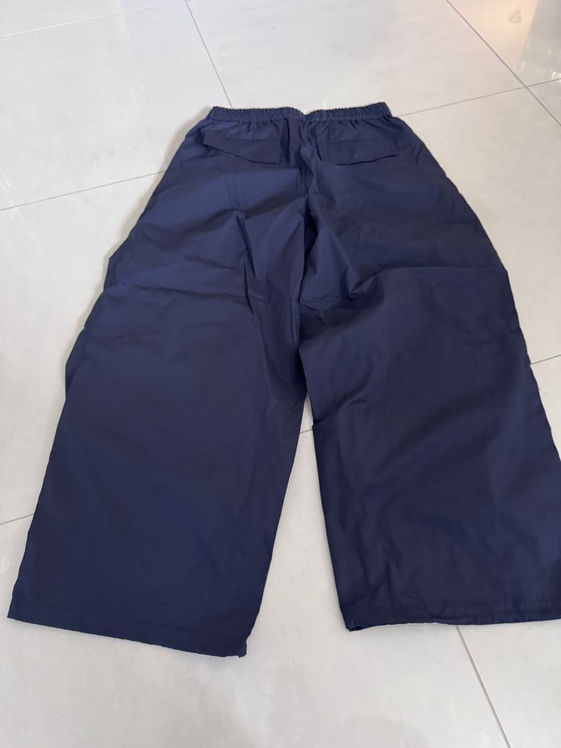 LIGHTWEIGHT BARREL EASY PANTS 상품이미지5