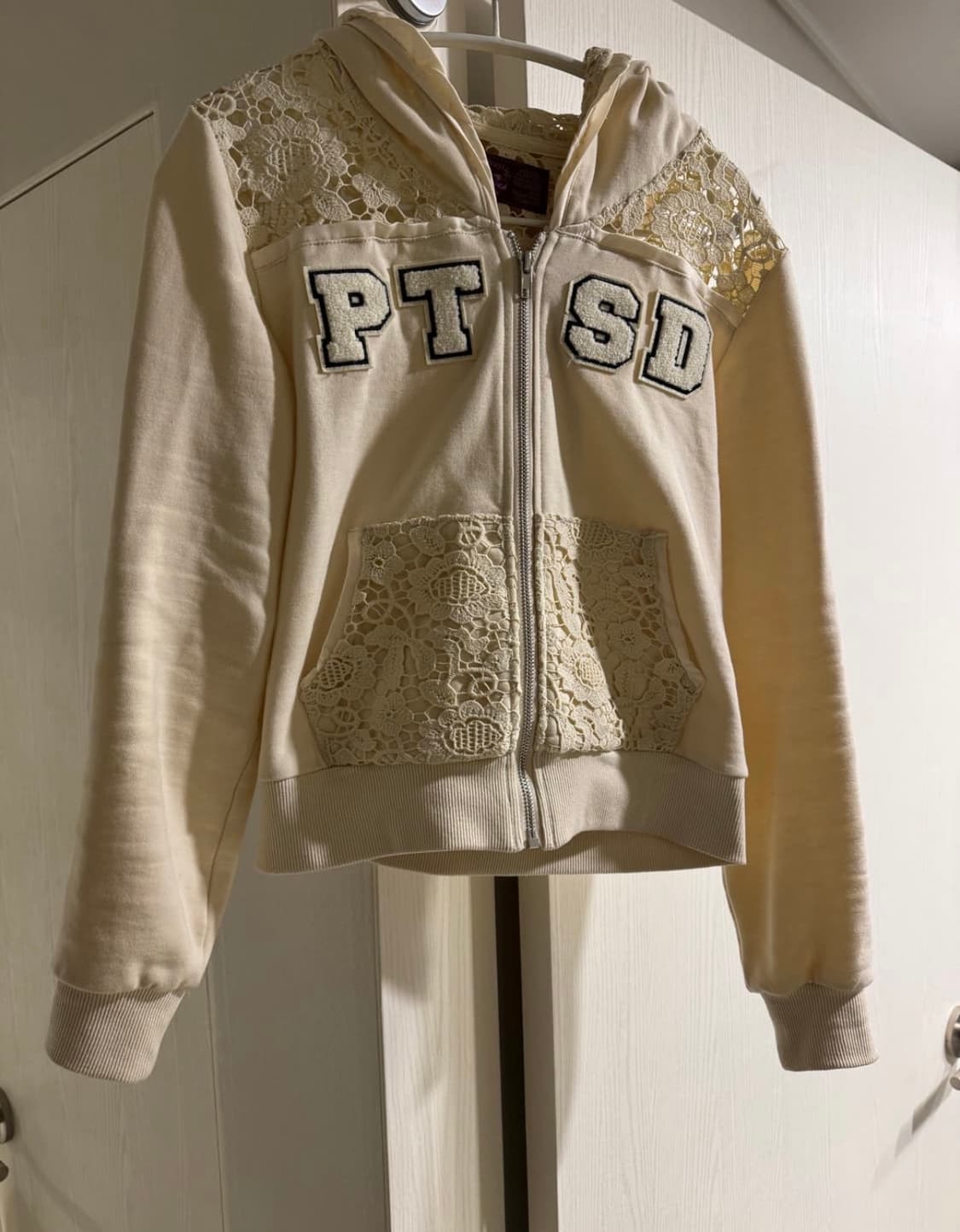 프레잉 PTSD hoodie 후드집업 상품이미지3