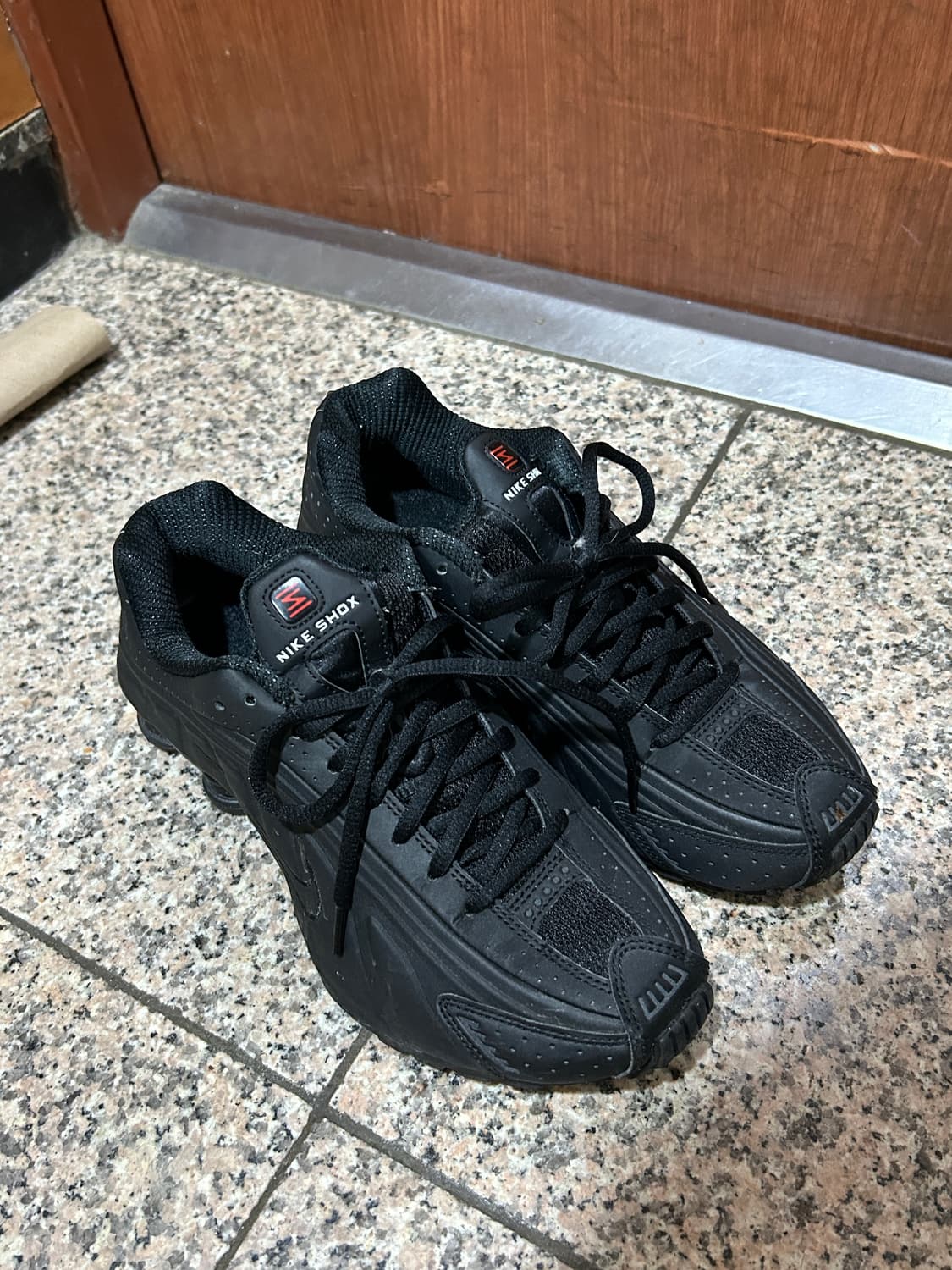 나이키 샥스 R4 240 상품이미지2