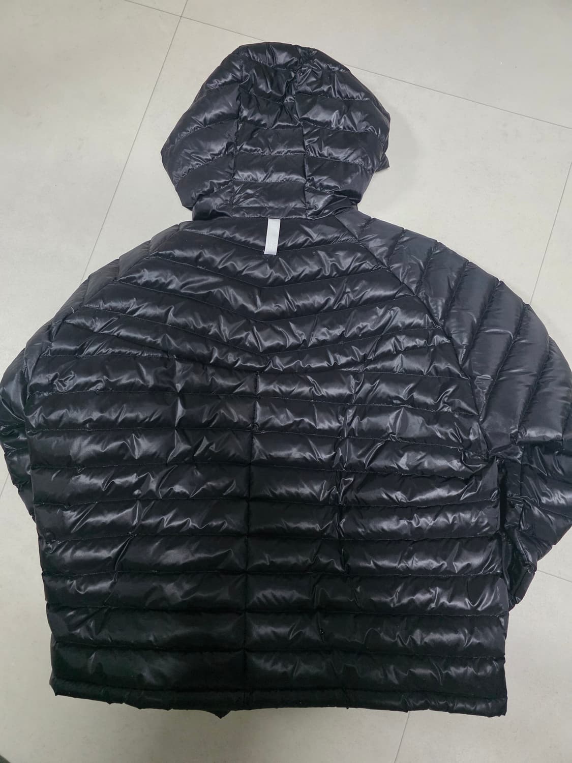 노매뉴얼 누베스 라이트덕다운글로시블랙 경량패딩 L사이즈 상품이미지3