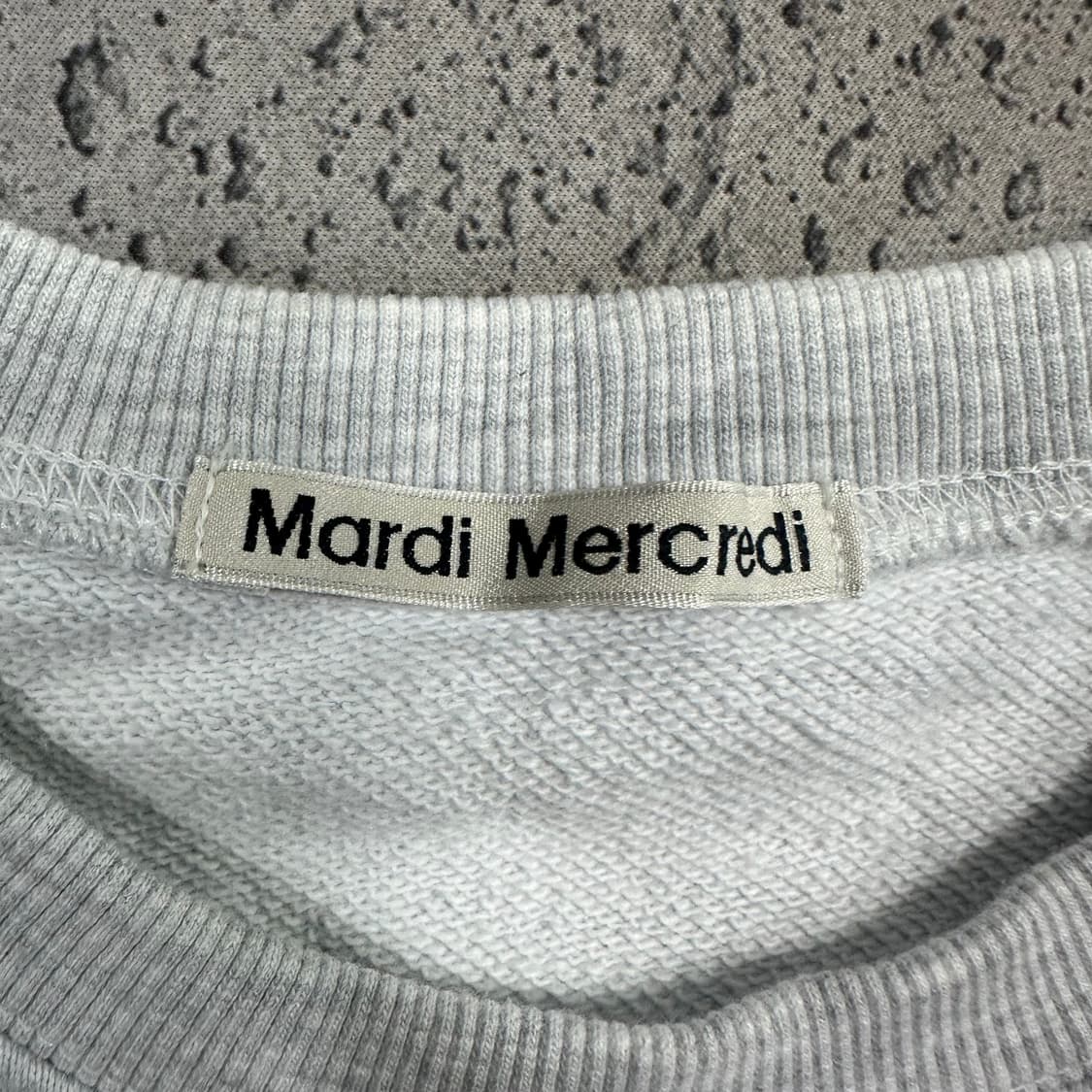 ✨ (바배) 마르디 메크르디 빅로고 그레이 맨투맨  상품이미지3