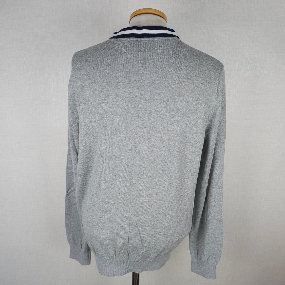 타미힐피거 V넥니트티 남자95사이즈  상품이미지4