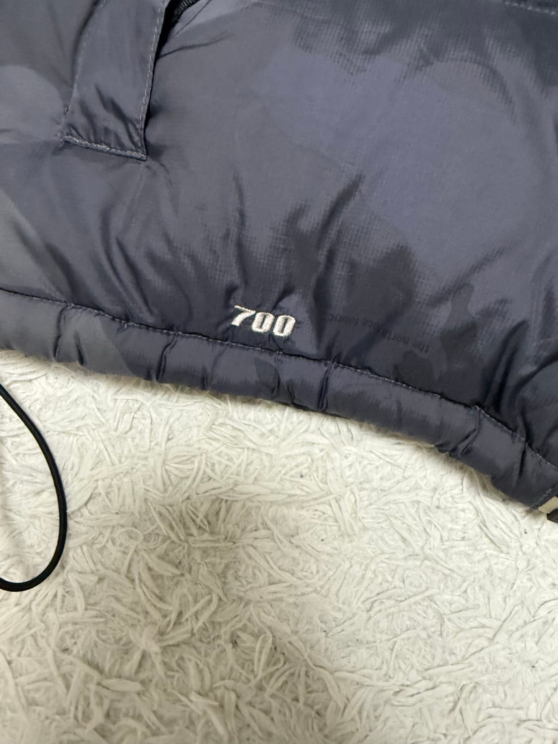 (L)노스페이스 중앙로고 센터로고 패딩 조끼 블랙카모 상품이미지3