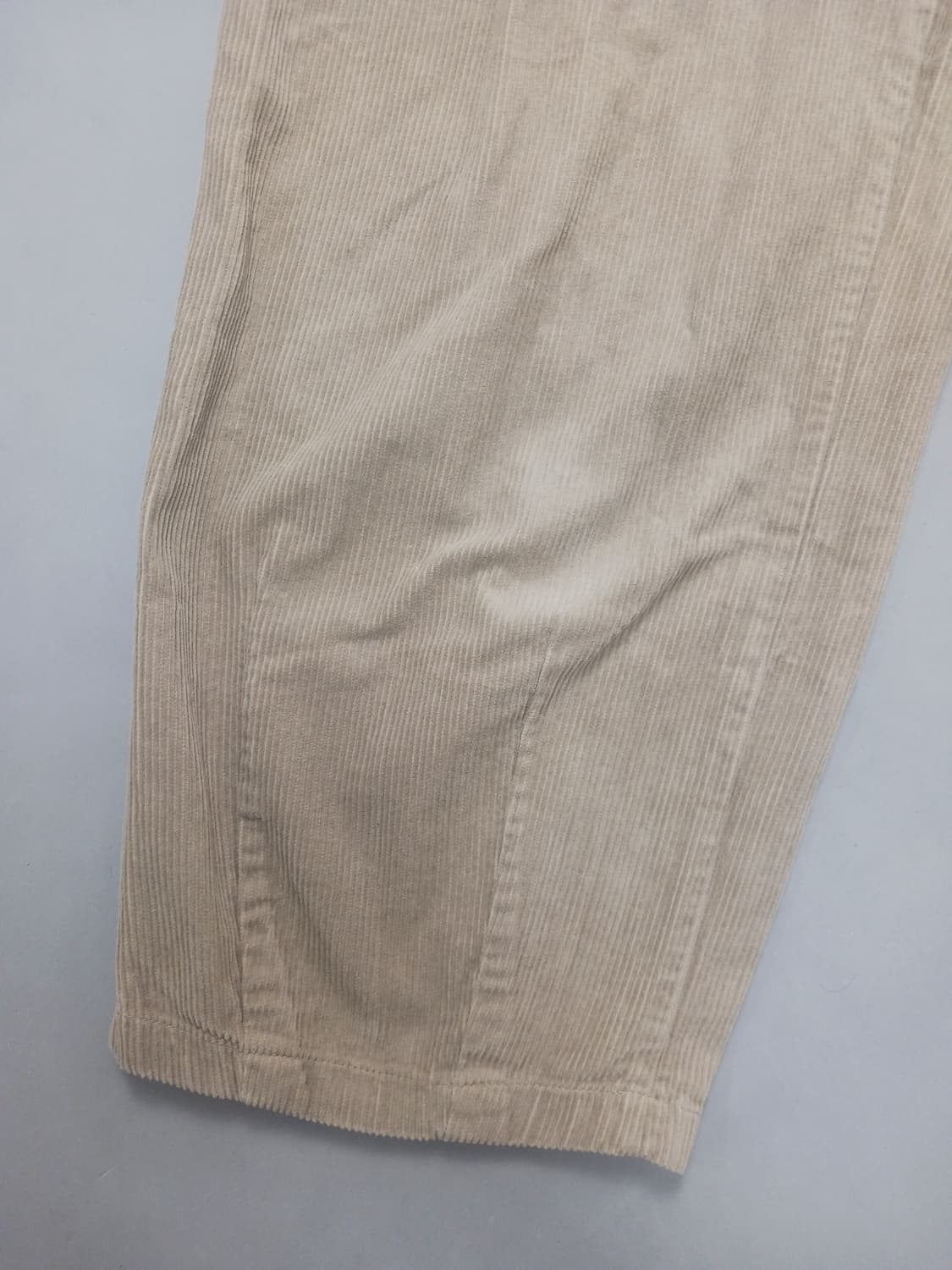 [36] 무신사 스탠다드 코듀로이 와이드 벌룬 팬츠 베이지 상품이미지3