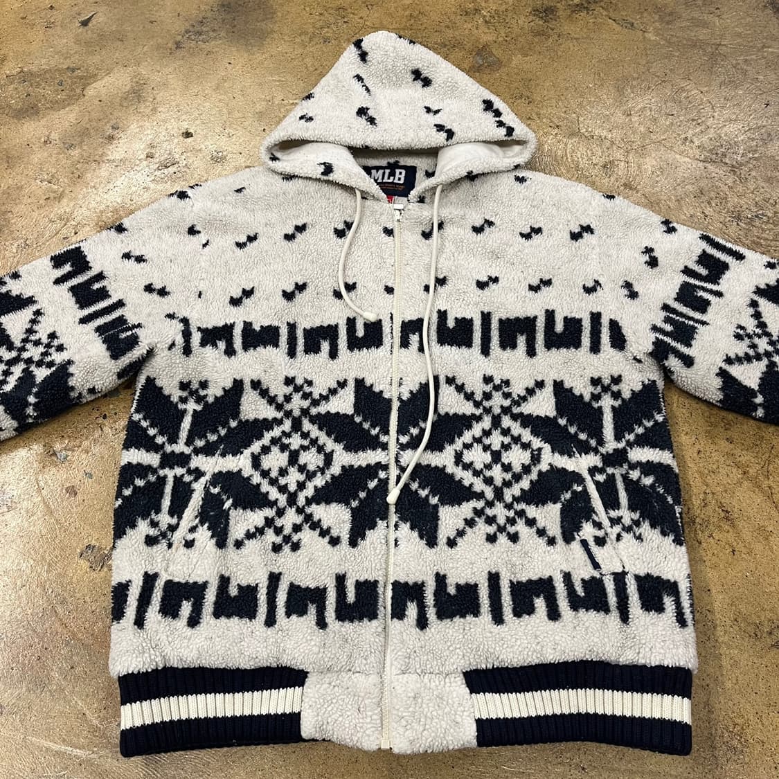 엠엘비 쿠앤크 흰검 화이트 블랙 양털 후리스 후드집업  상품이미지3