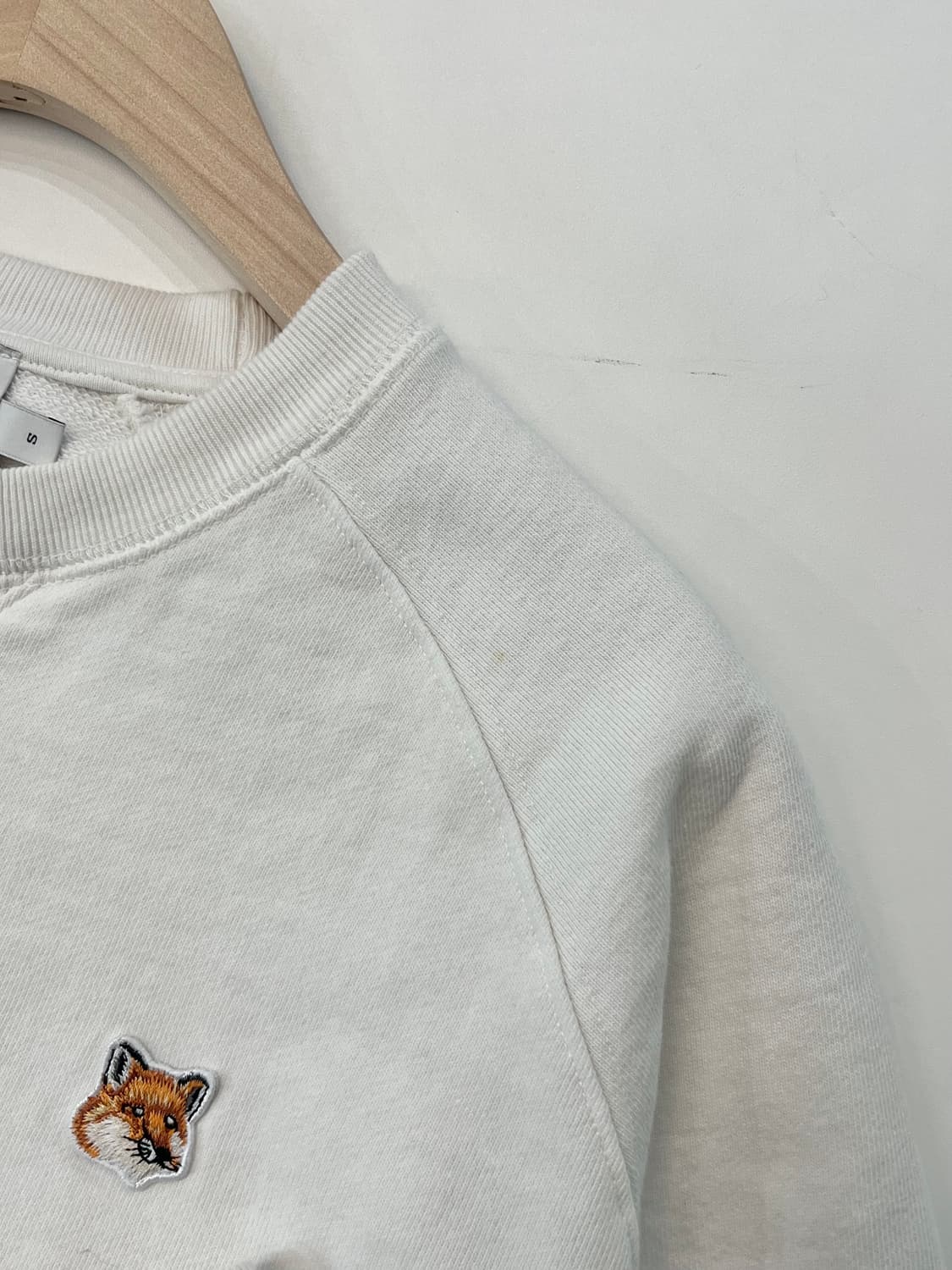 Maison Kitsune 메종키츠네 폭스패치로고 아이보리컬러 맨투맨 상품이미지7