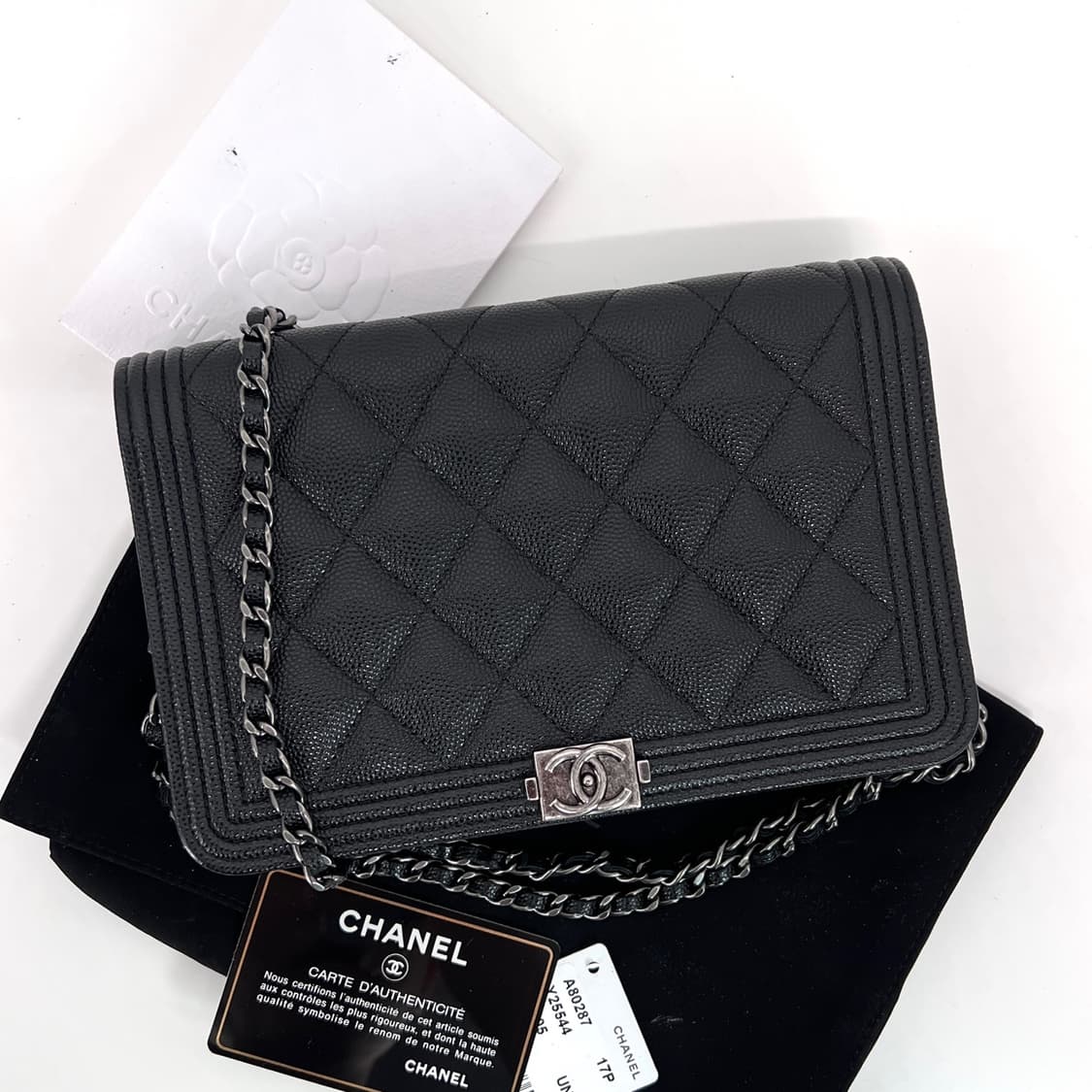샤넬 캐비어 보이 WOC 크로스백 블랙 (A80287) 상품이미지2