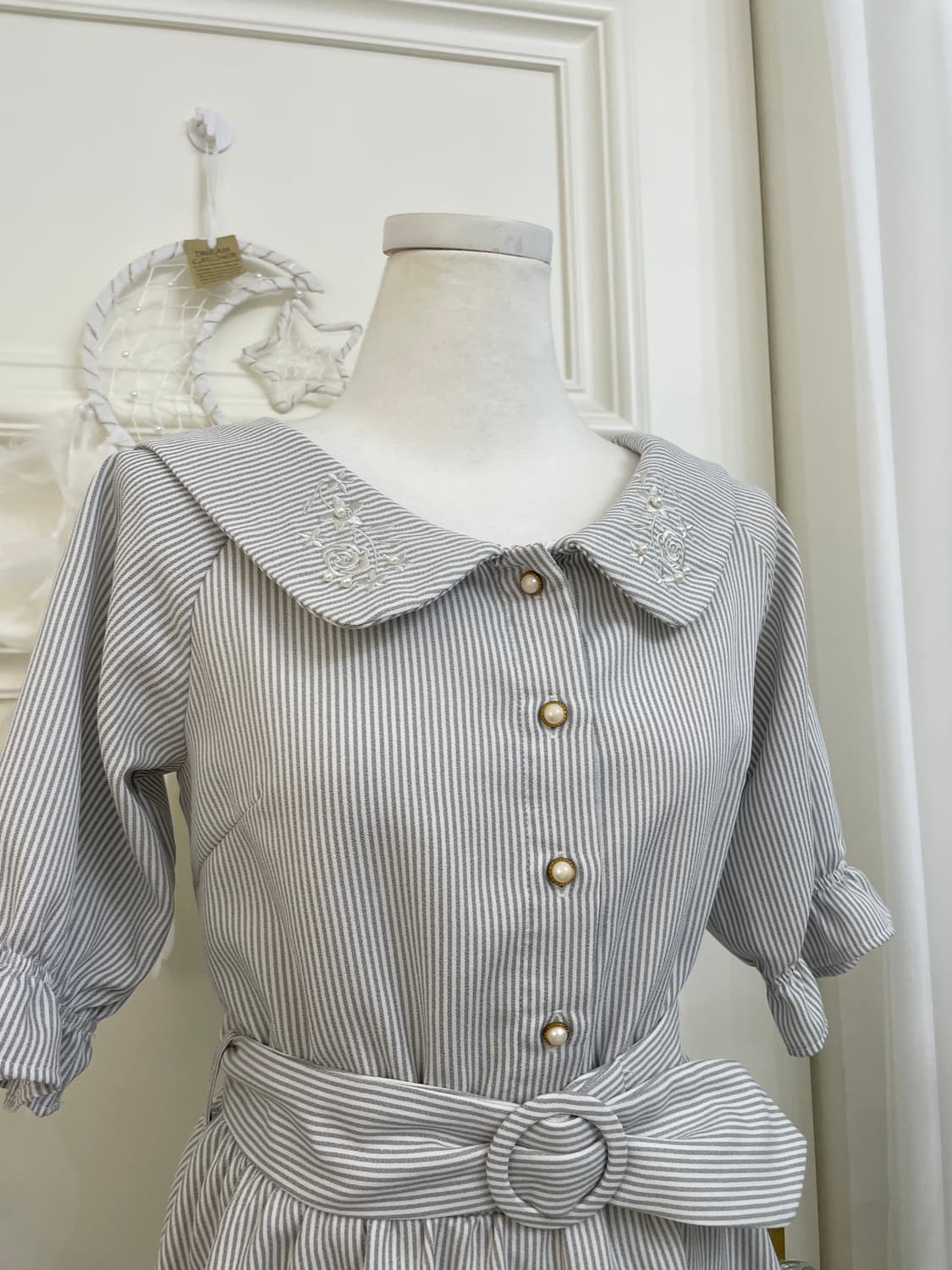 gray stripe collar rose embroidery midi 상품이미지6
