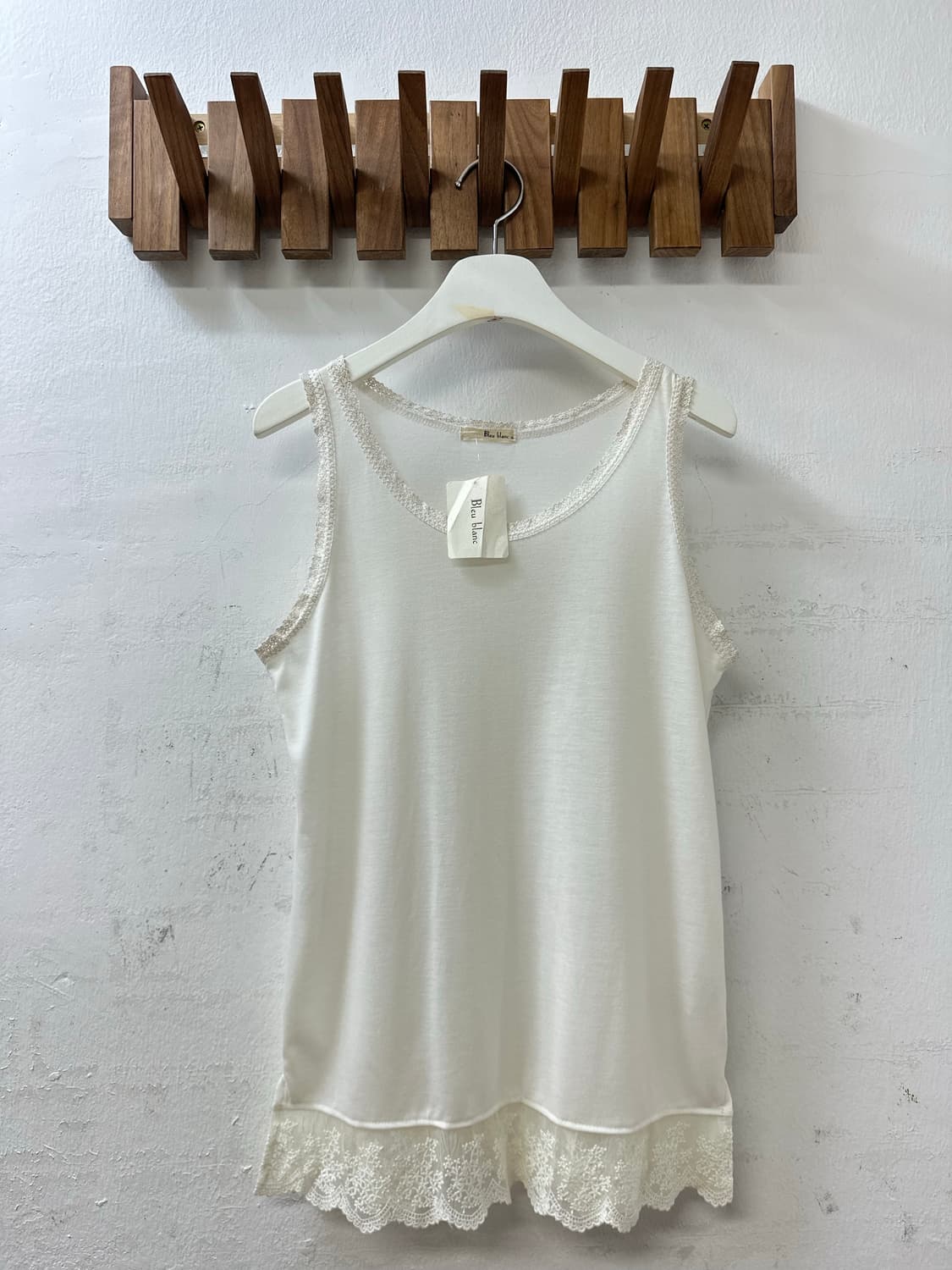 택있는새상품 일본빈티지 레이스 디테일 밑단 슬리브리스 탑 상품이미지1