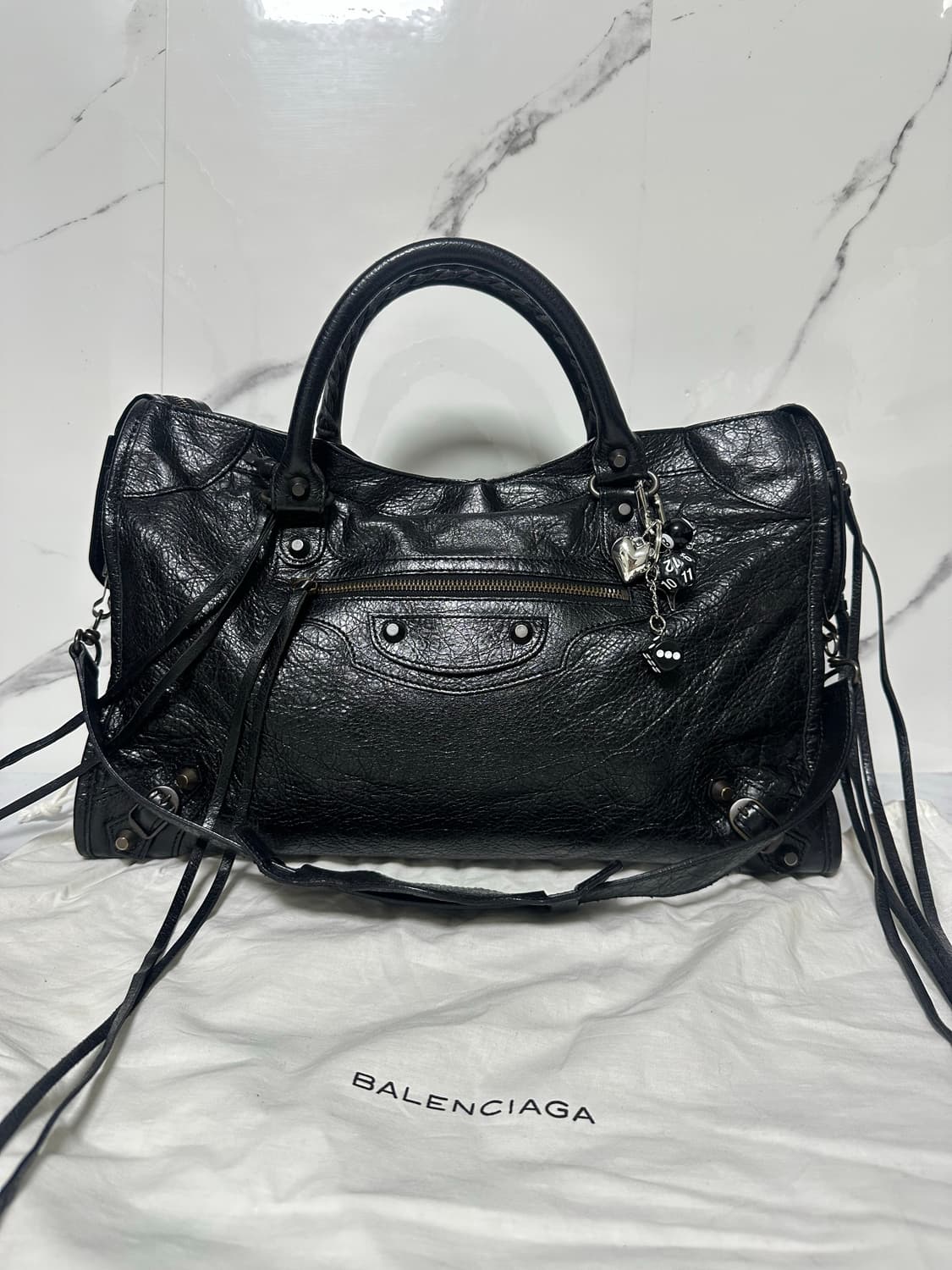 [A+ 정품] 발렌시아가 시티 모터백 미디움 블랙 상품이미지2