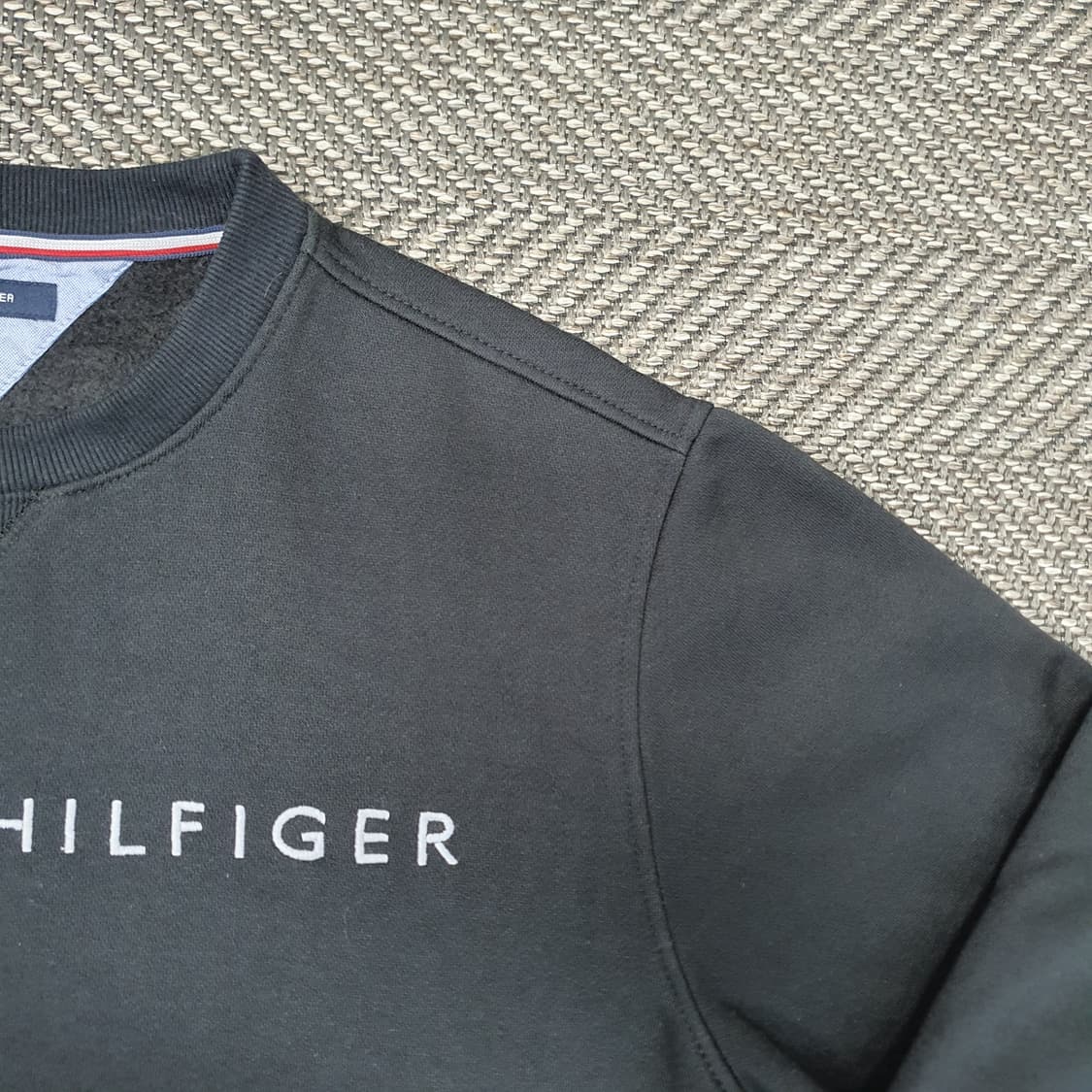 타미힐피거 슬림핏 기모 맨투맨 남자105 상품이미지3