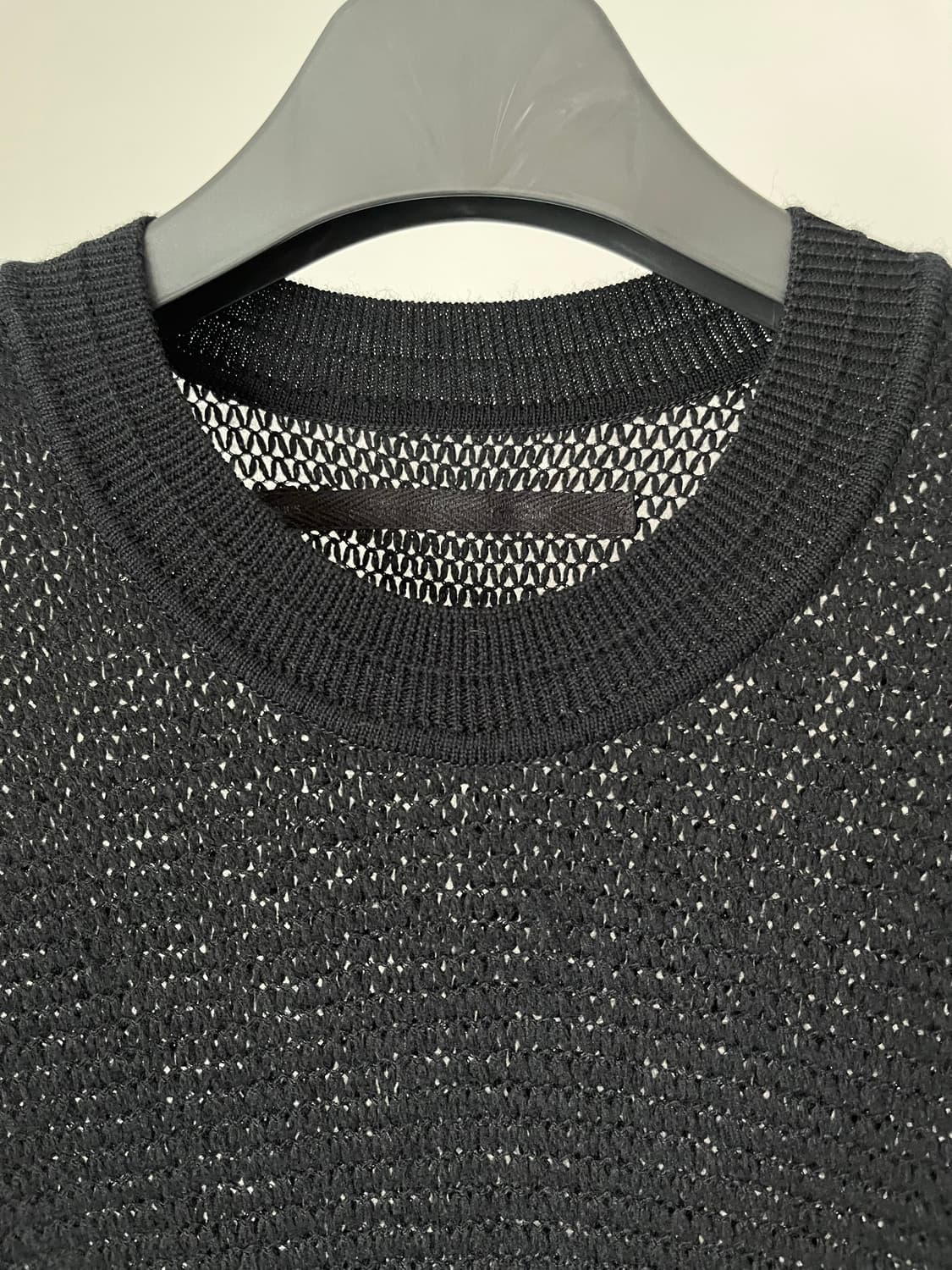 Julius Asymmetrical Wool Raschel Knit 상품이미지8