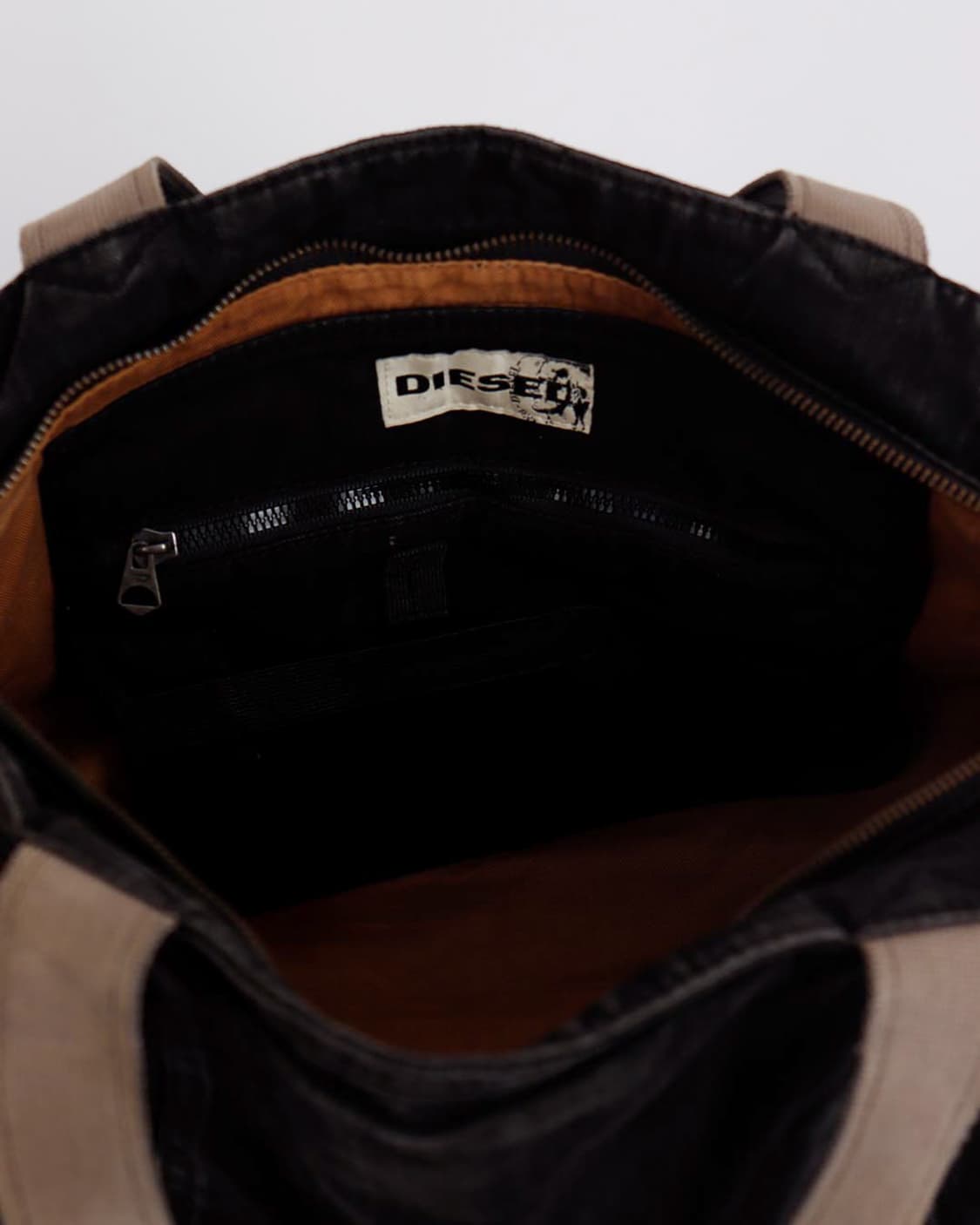 [DIESEL] 워시드 블랙 데님 숄더 백 상품이미지9