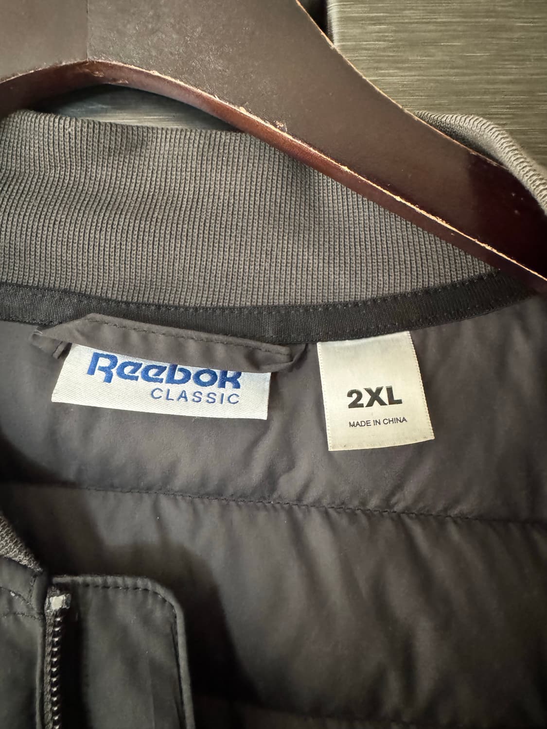 리복 클래식 경량 패딩 2XL 팝니다! 상품이미지3