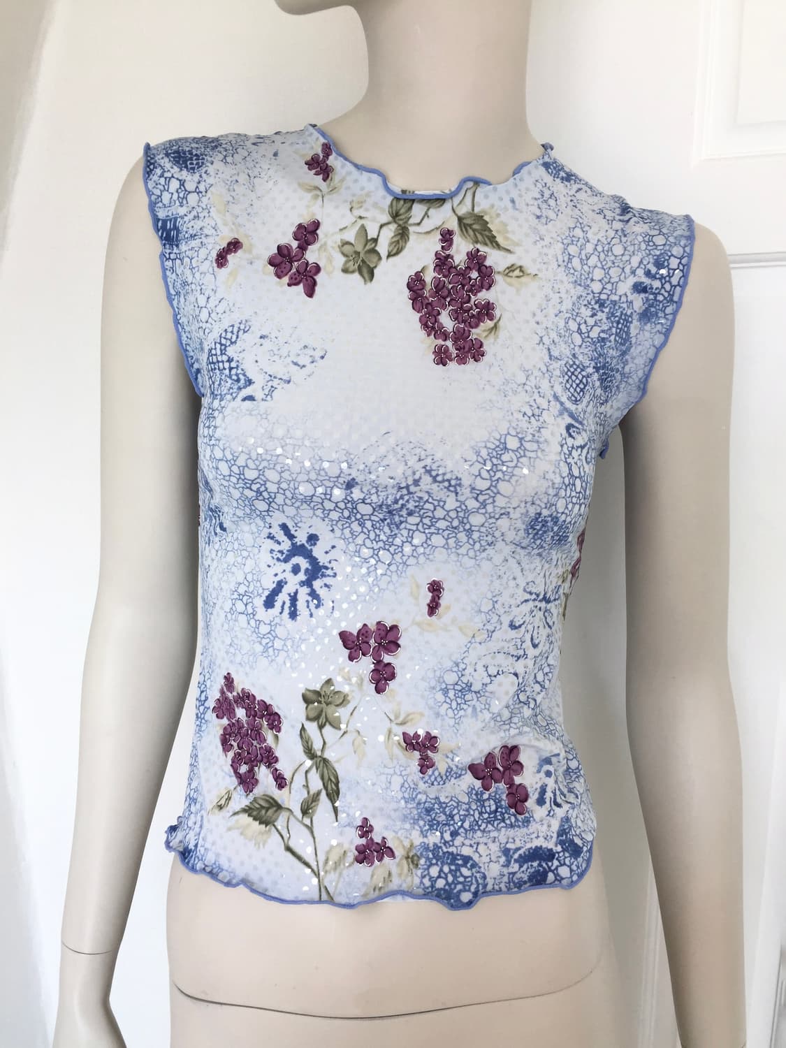 Bebe Sheer Sequin Floral Tank Top 상품이미지1