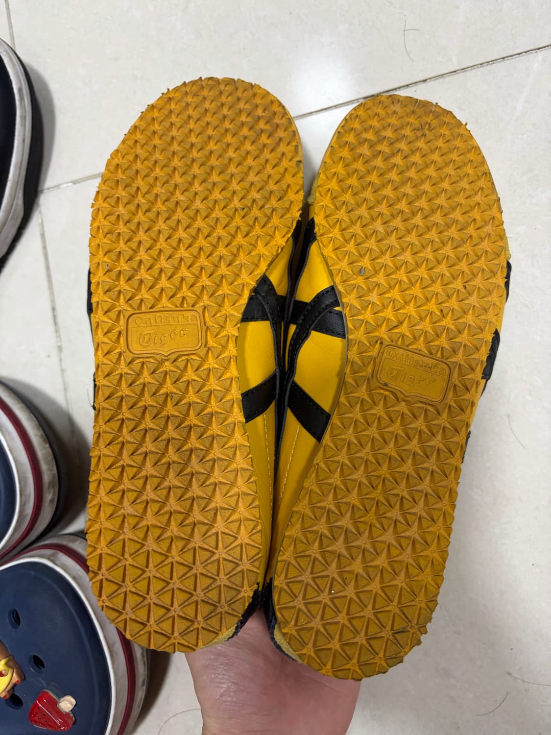 오니츠카타이거 멕시코66 옐로우블랙 235  상품이미지4