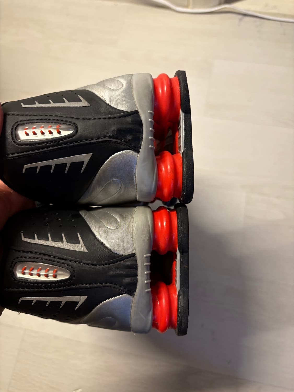 Nike Shox R4 Metallic Silver Red 상품이미지3