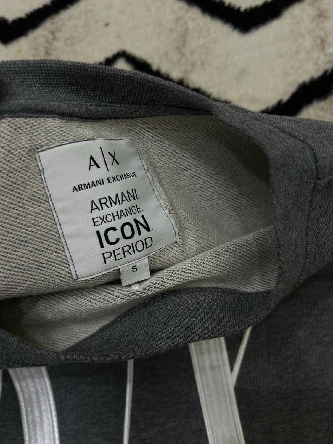[S]아르마니 익스체인지 자수 로고 맨투맨/그레이 상품이미지4