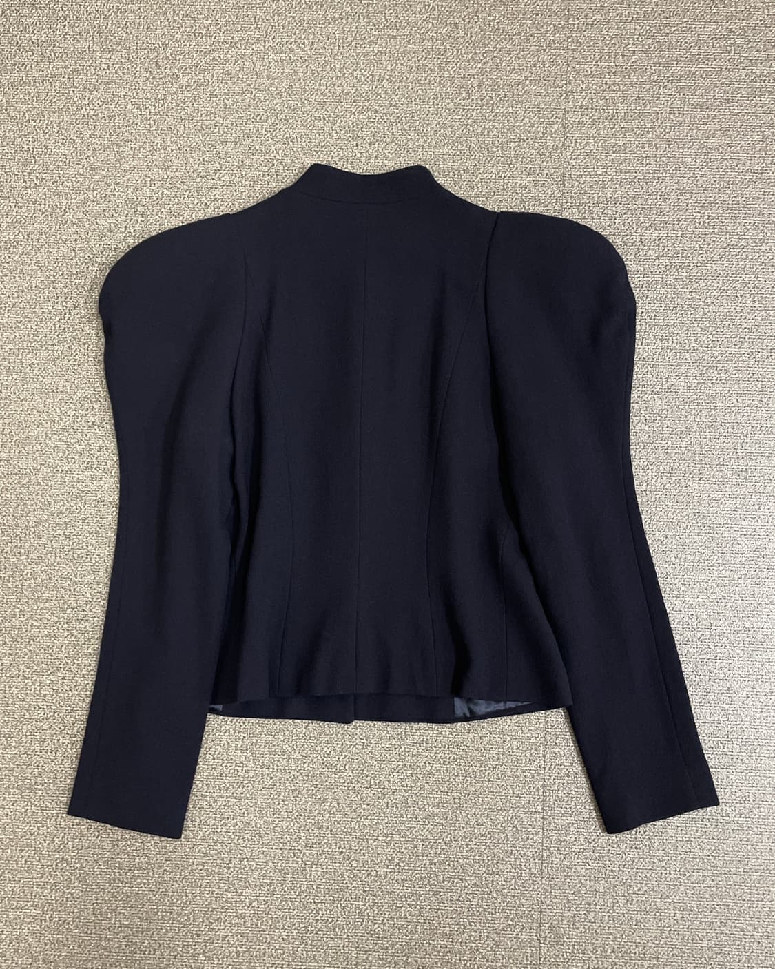 크리지아 라운드 숄더 패드 자켓 상품이미지4