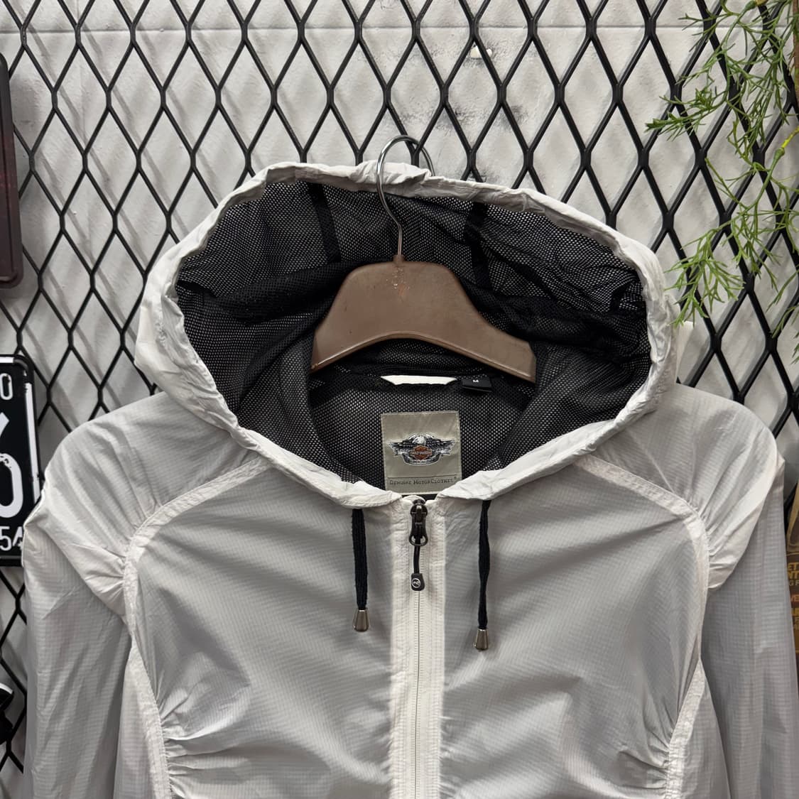 할리데이비슨 우먼스 경량 바람막이 후면 레터링 로고 포인트 화이트 상품이미지3