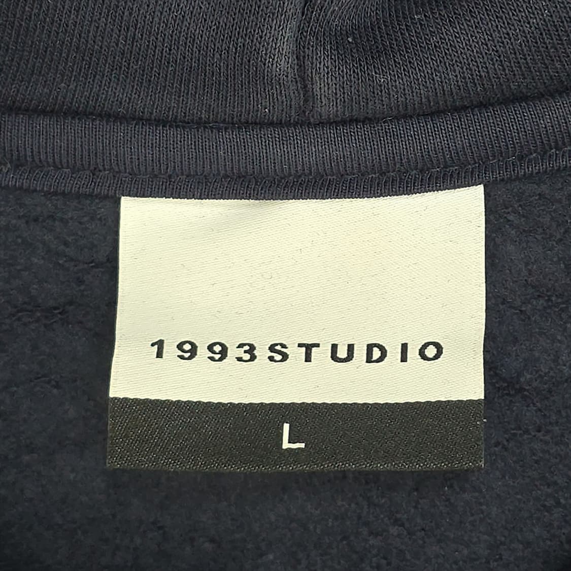 1993스튜디오(1993STUDIO) 아치 로고 후드_네이비 상품이미지6