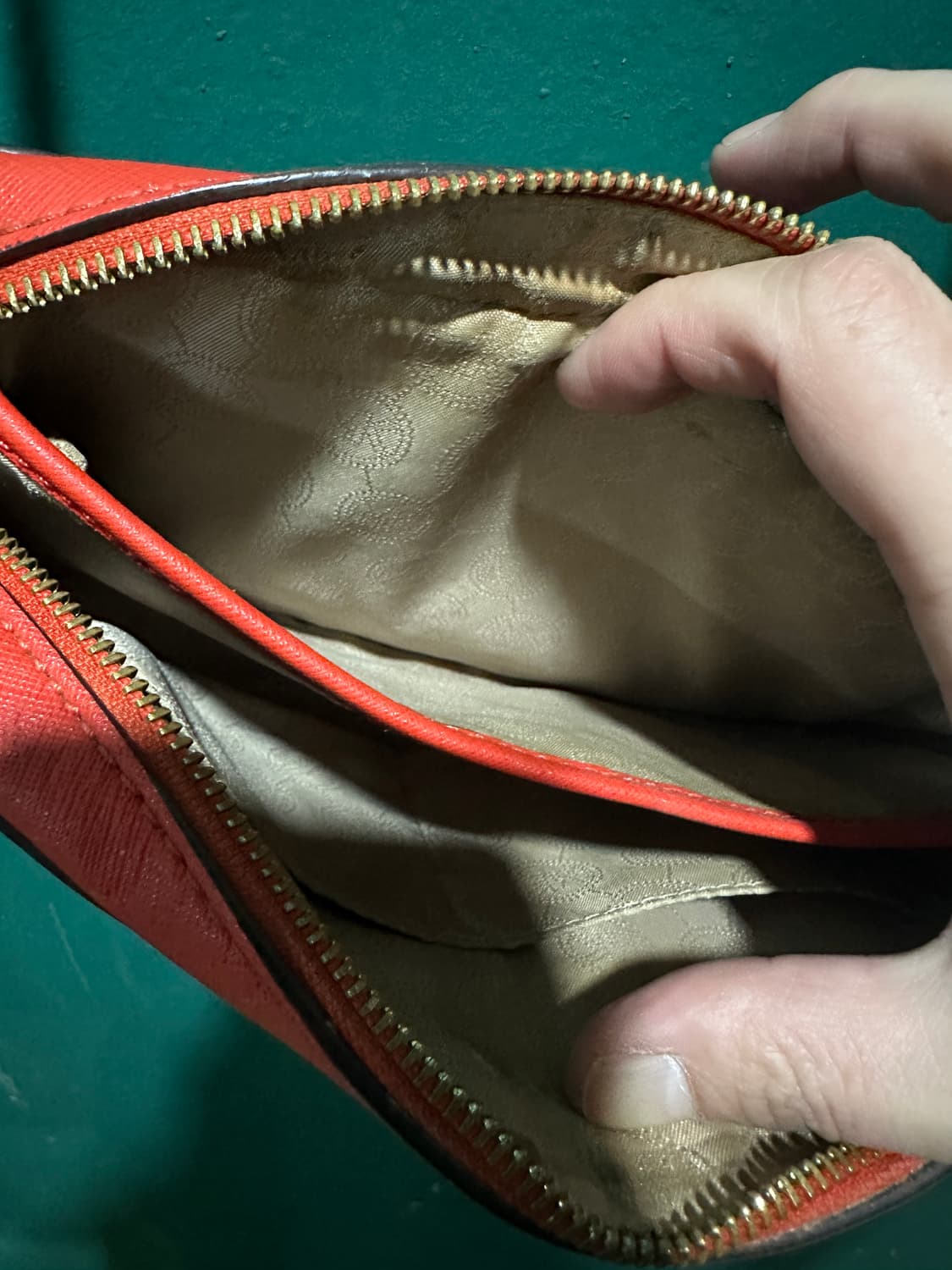 마이클코어스 가죽 크로스백 상품이미지4