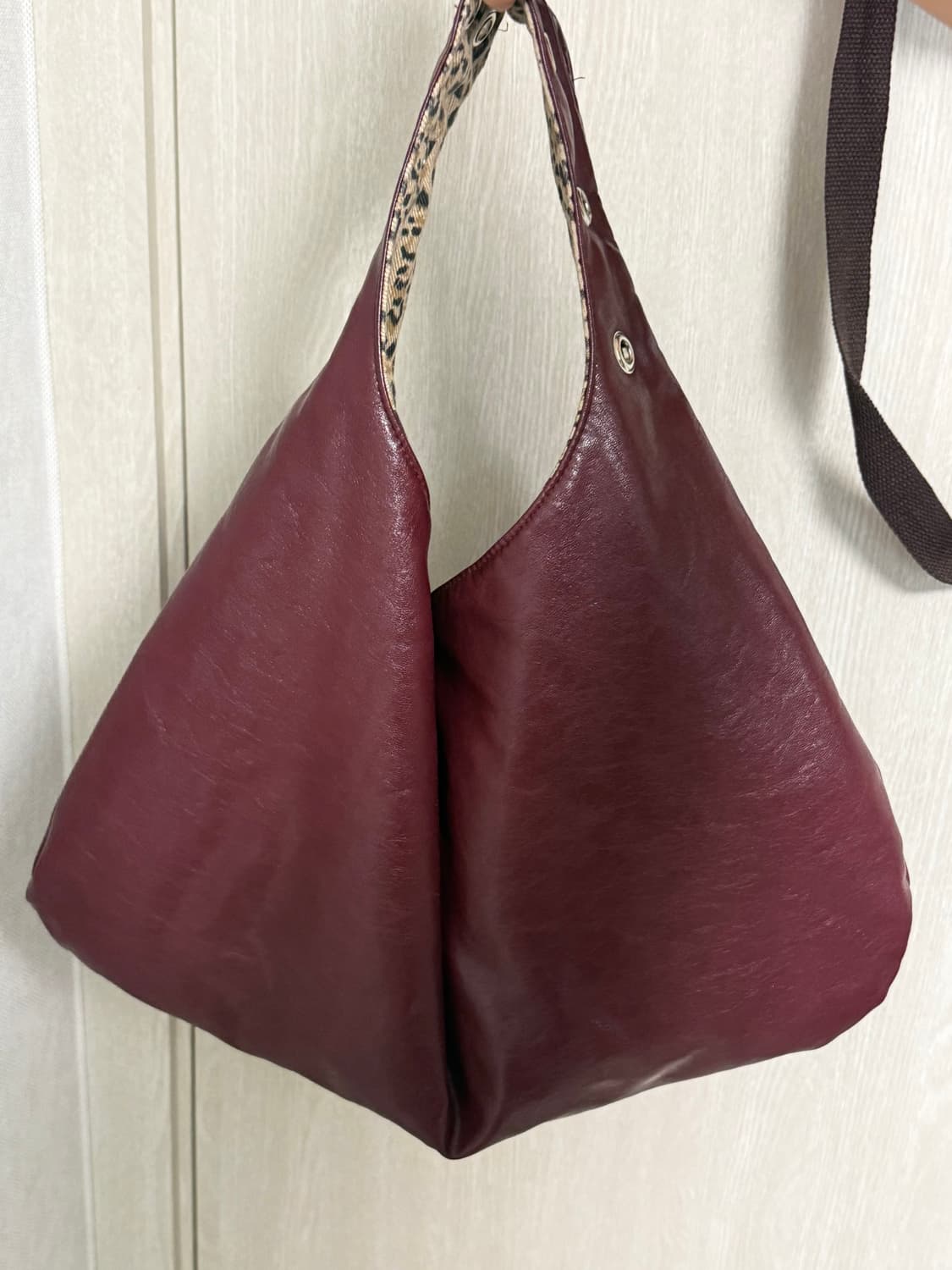 뎁크 아일렛 레더백 상품이미지2