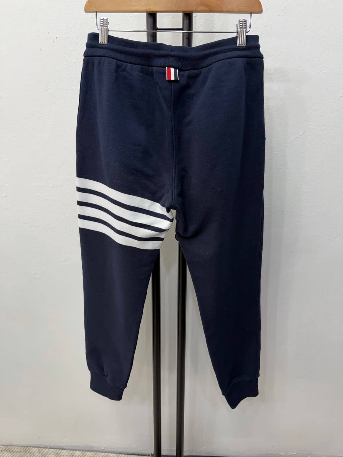 정품) 톰브라운 여성 클래식 루프백 엔지니어드 4-바 스위트팬츠 40 상품이미지6