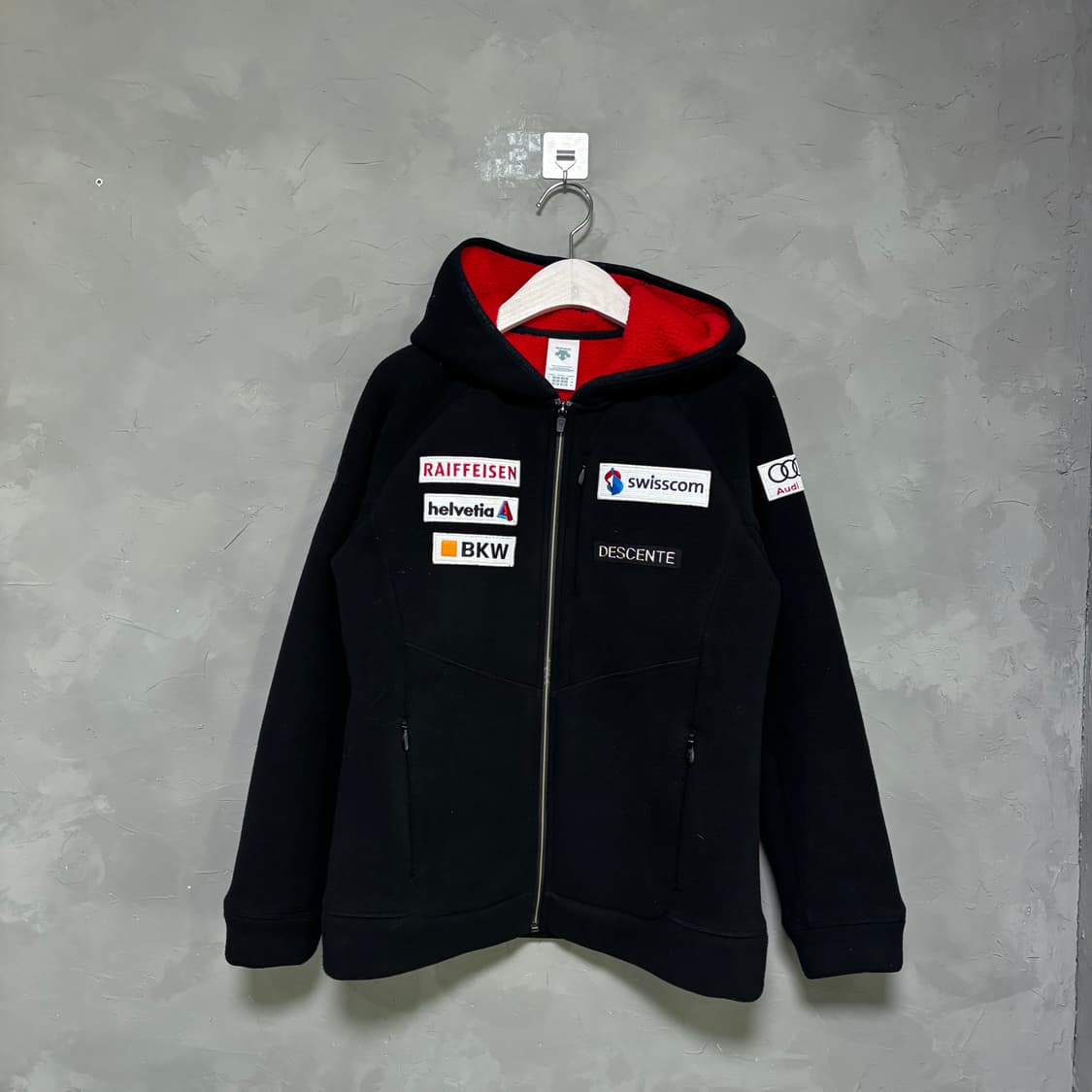 데상트 아우디 스위스 스키팀 플리스 상품이미지1