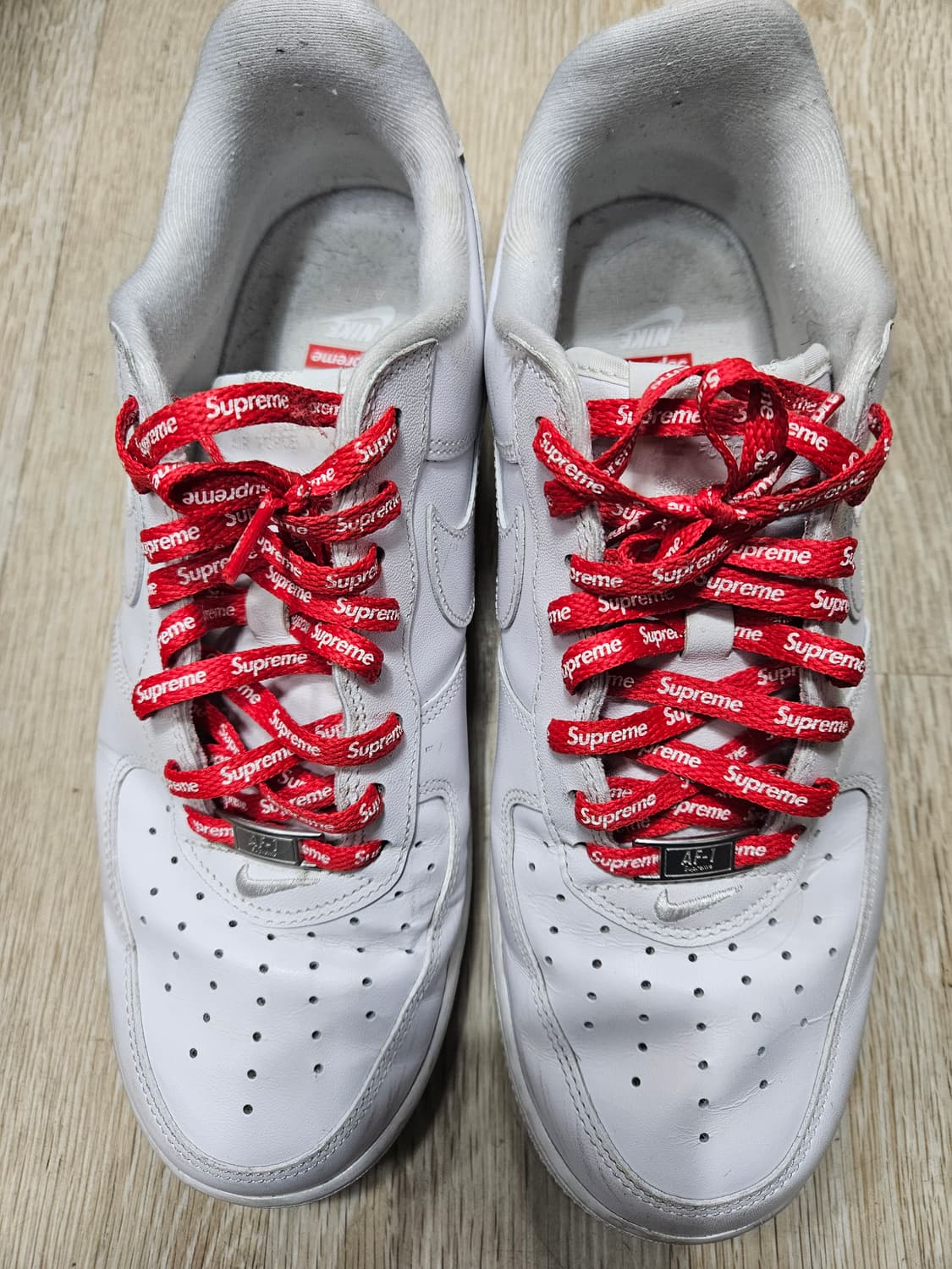 나이키에어포스 슈프림 상품이미지1