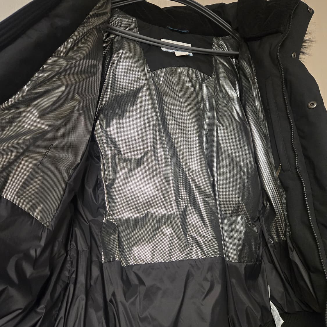 콜롬비아 컬럼비아 블랙검정숏패딩 퍼패딩 남성라지L 상품이미지2