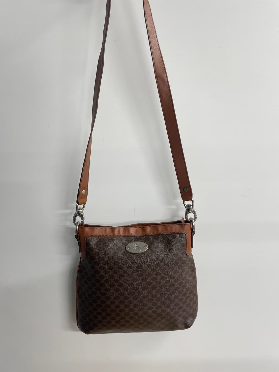 셀린느 마카담 크로스백 상품이미지1