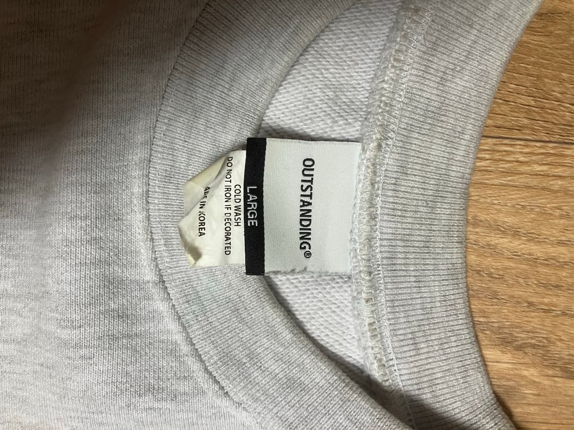 아웃스탠딩 맨투맨 상품이미지2