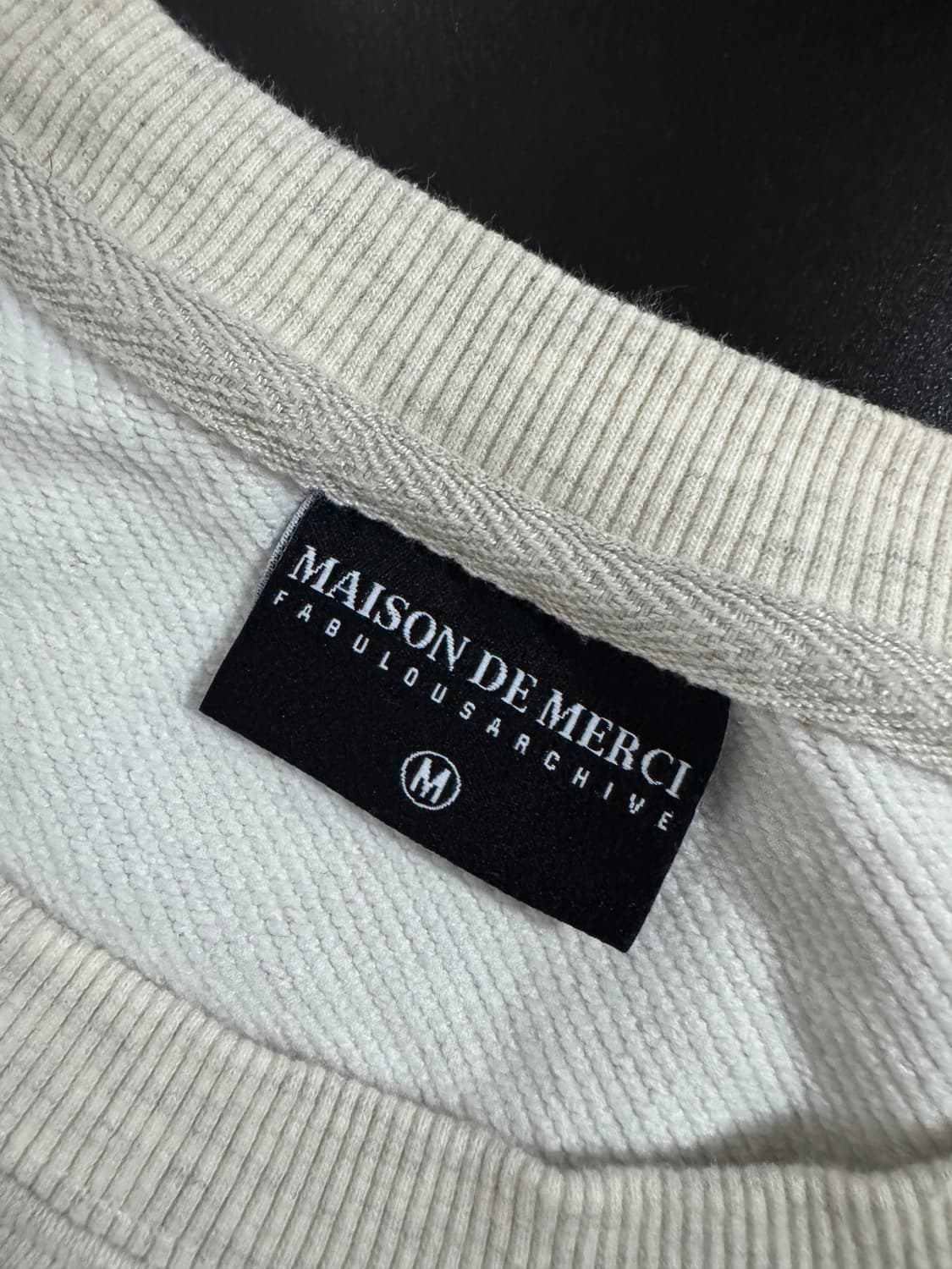 여성 패블러스아카이브 원형로고 크롭 맨투맨 상품이미지3