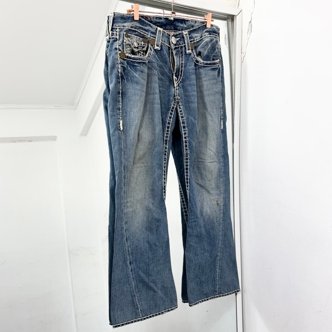 트루릴리전 부츠컷 데님 팬츠 상품이미지5