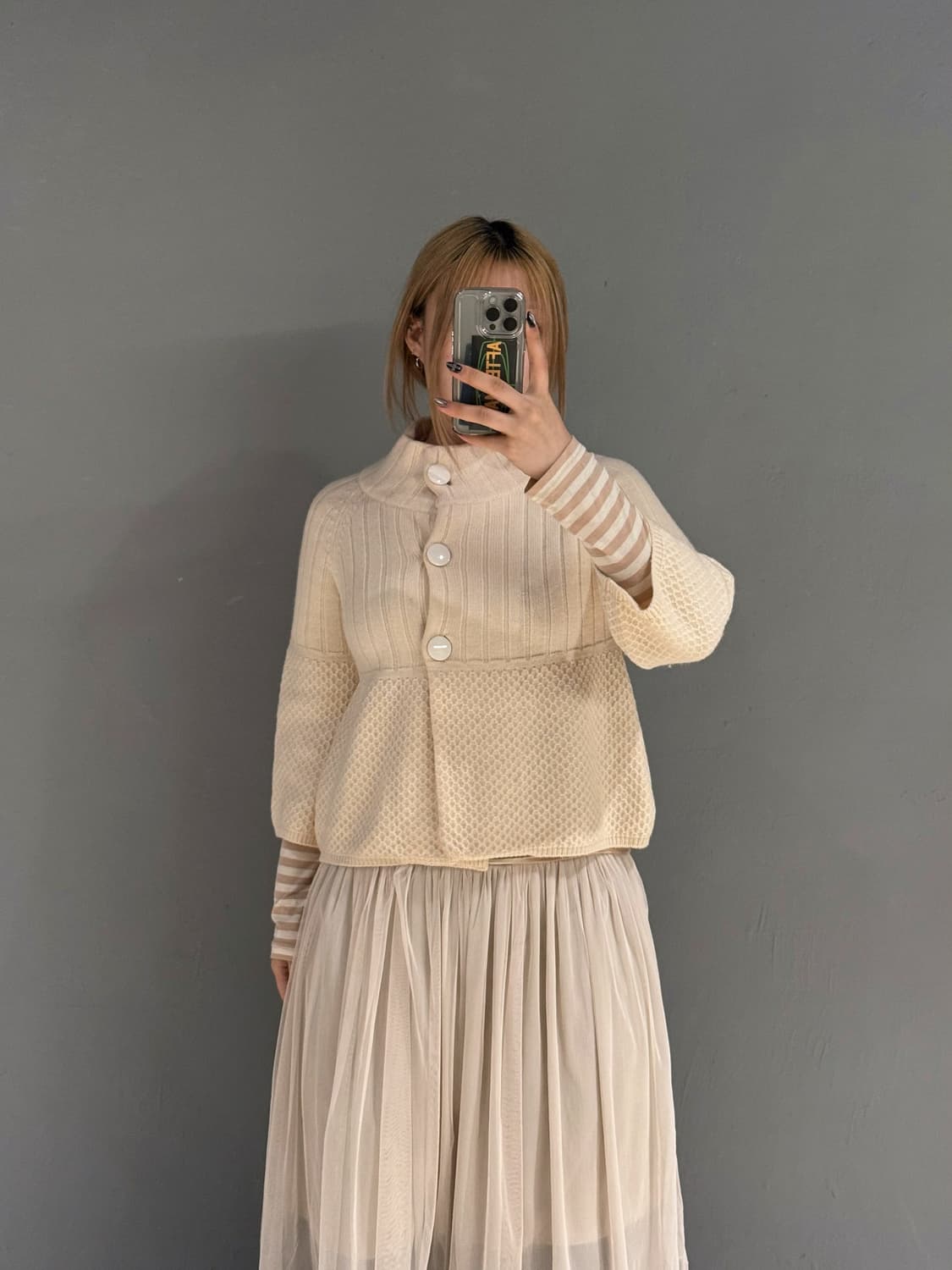 KUMIKYOKU button point cardigan 상품이미지1